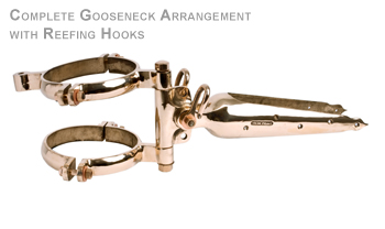 COMPLETE GOOSENECK ARRANGEMENT WITH REEFING HOOKS